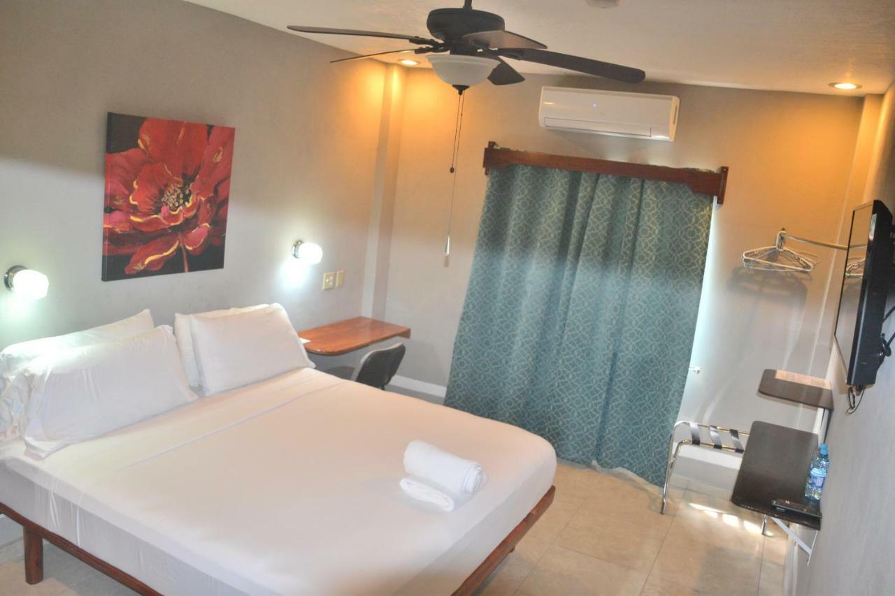 Maya Bella Downtown Hotel San Ignacio Extérieur photo